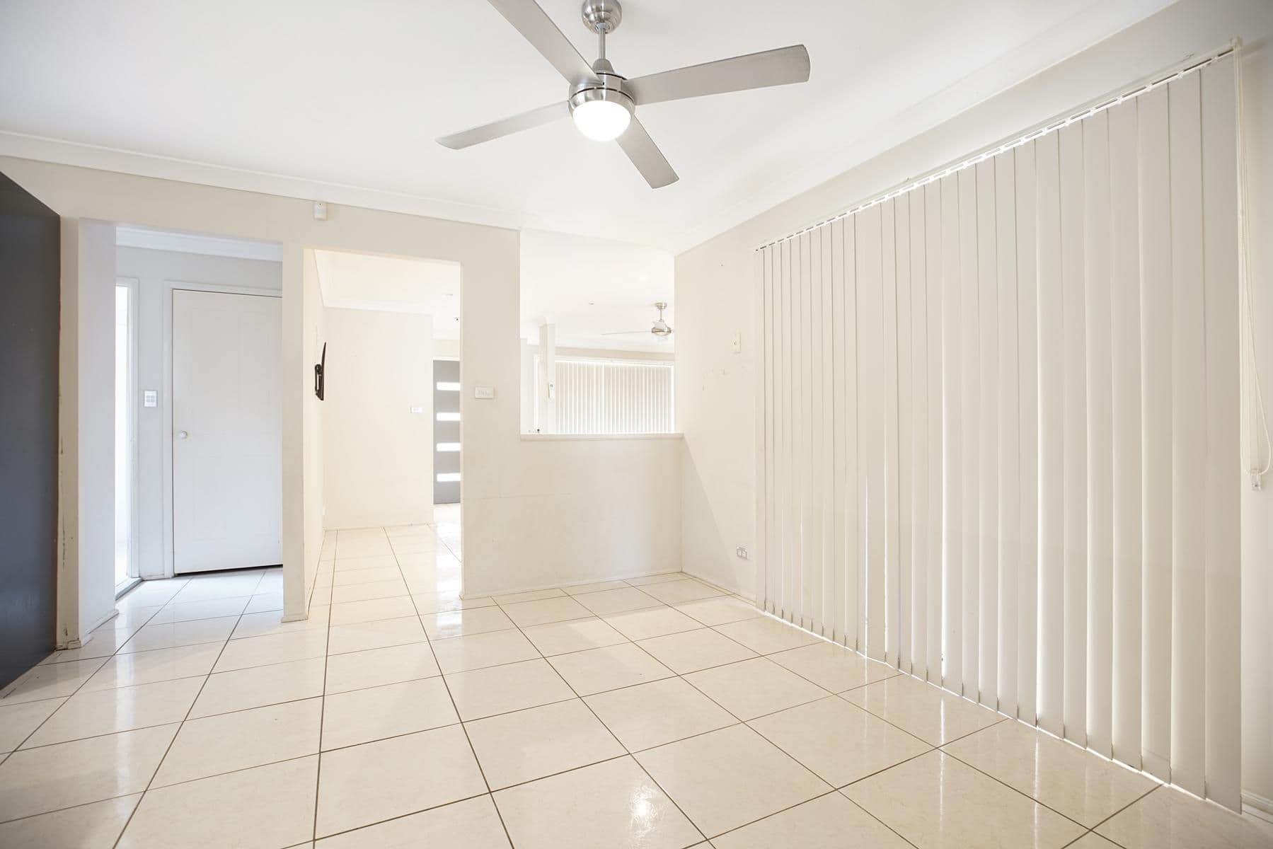18 Muirfield Crescent, Glenmore Park - Thumbnail 4