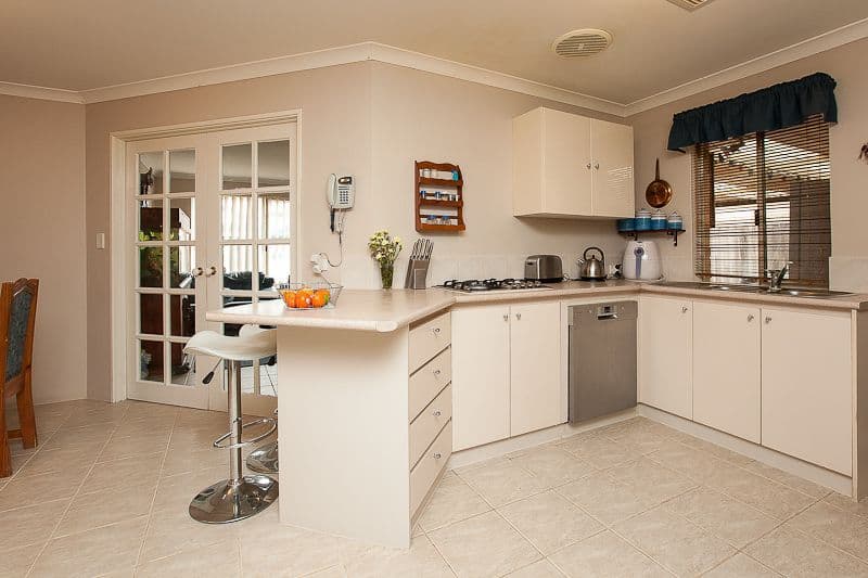 17 Parkland Drive, WARNBRO WA 6169, Warnbro - Thumbnail 3