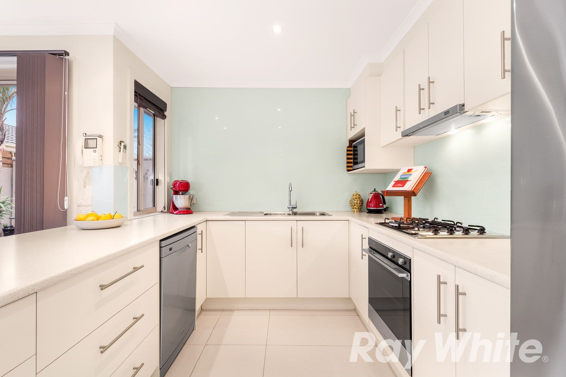 9 Coromandel Crescent South, Knoxfield VIC 3180, Knoxfield - Thumbnail 4