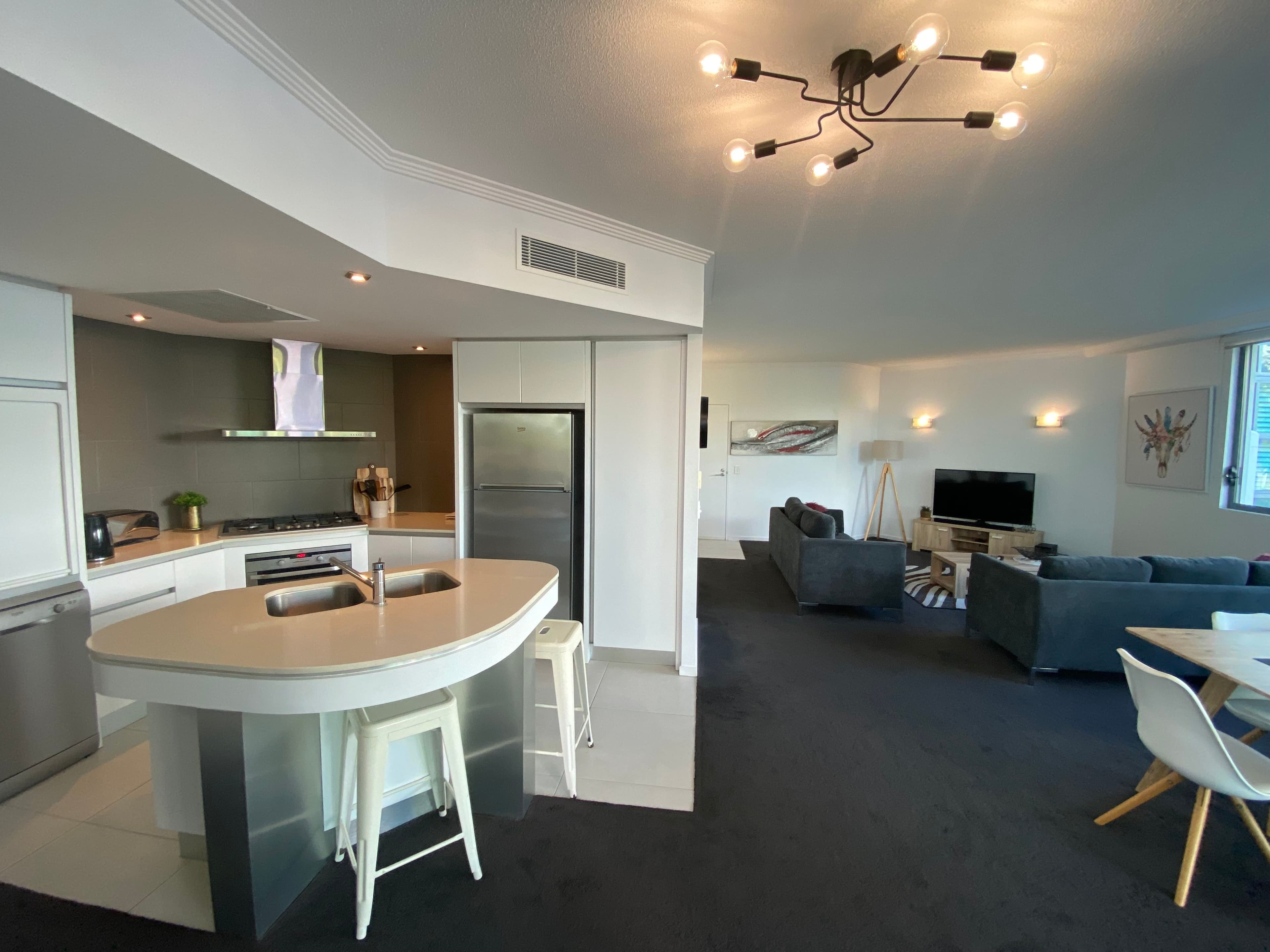 20 Bayview Street, Runaway Bay QLD 4216, Runaway Bay - Thumbnail 2