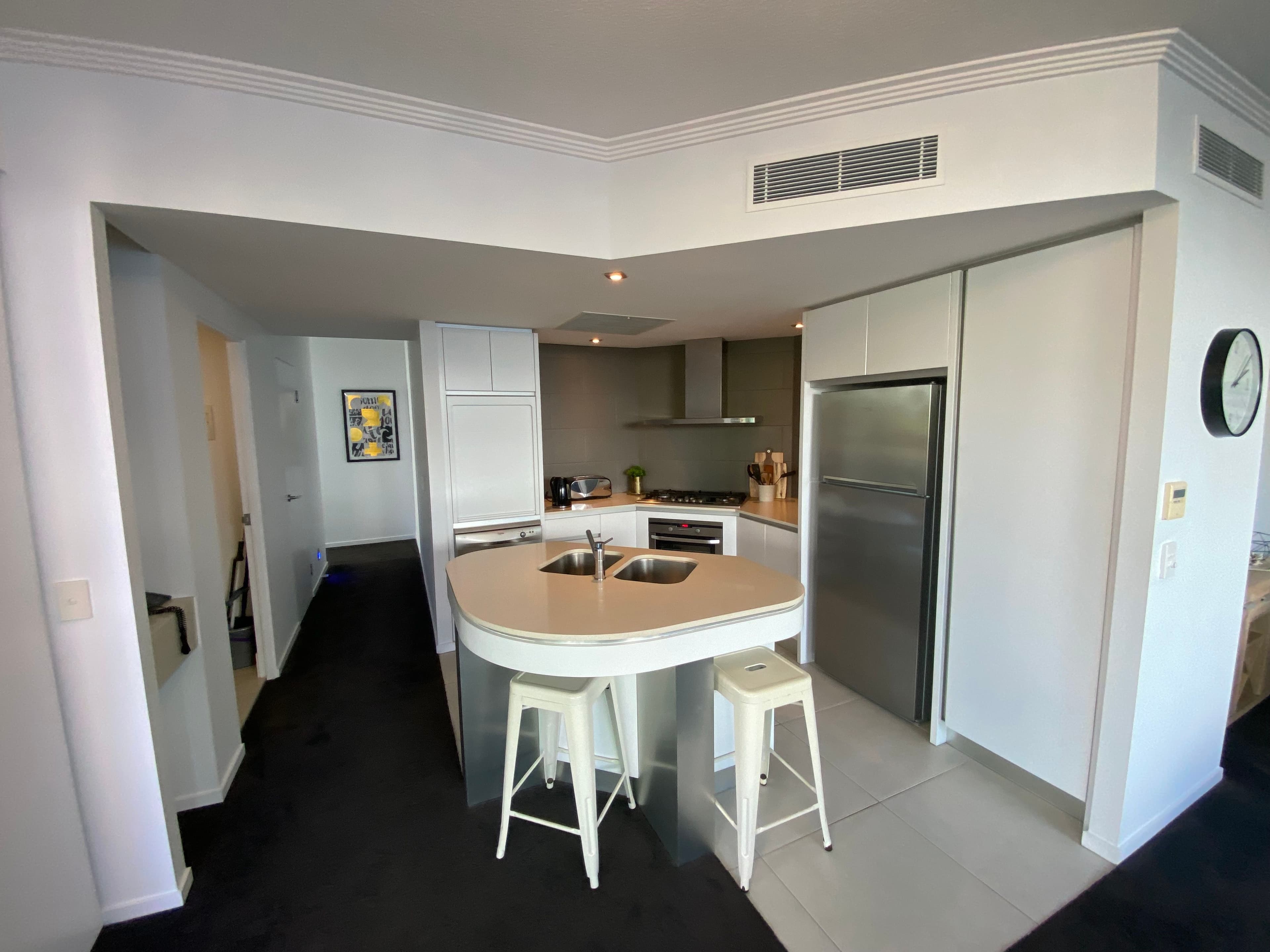 20 Bayview Street, Runaway Bay QLD 4216, Runaway Bay - Thumbnail 3