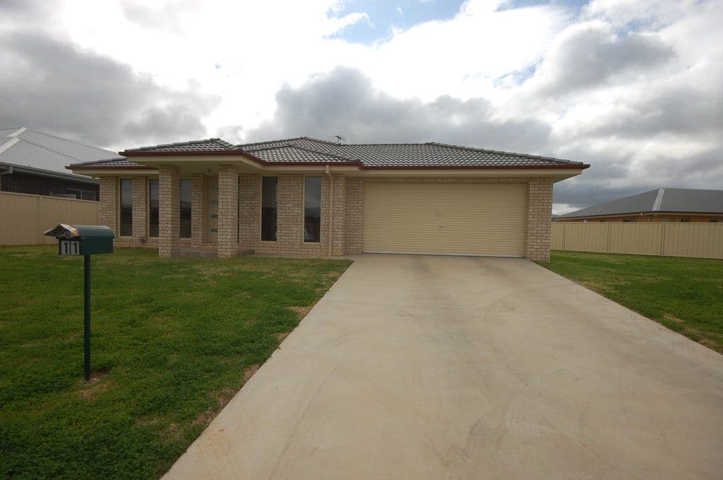 11 Bucello Street, Griffith - Thumbnail 2