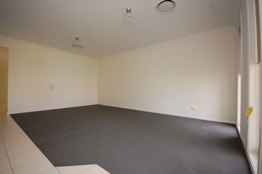 11 Bucello Street, Griffith - Thumbnail 5