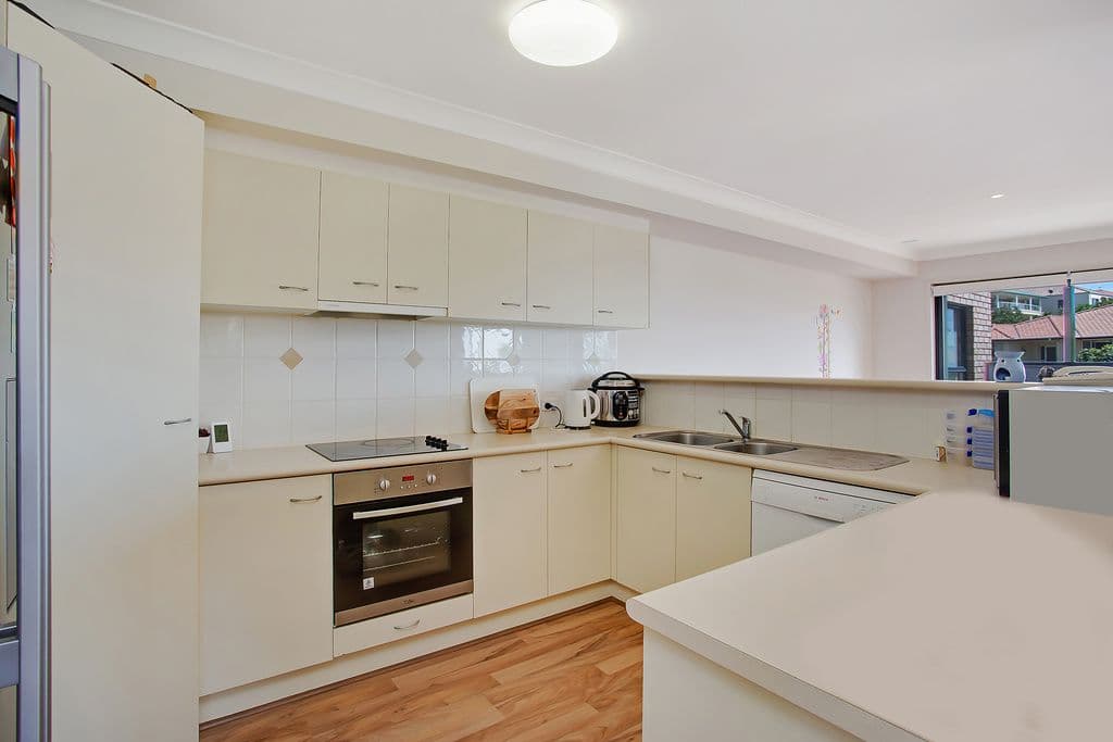 86 Kincaid Drive, Highland Park QLD 4211, Highland Park - Thumbnail 3