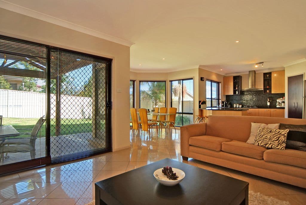 18 Eucumbene Avenue, FLINDERS NSW 2529, Flinders - Thumbnail 4