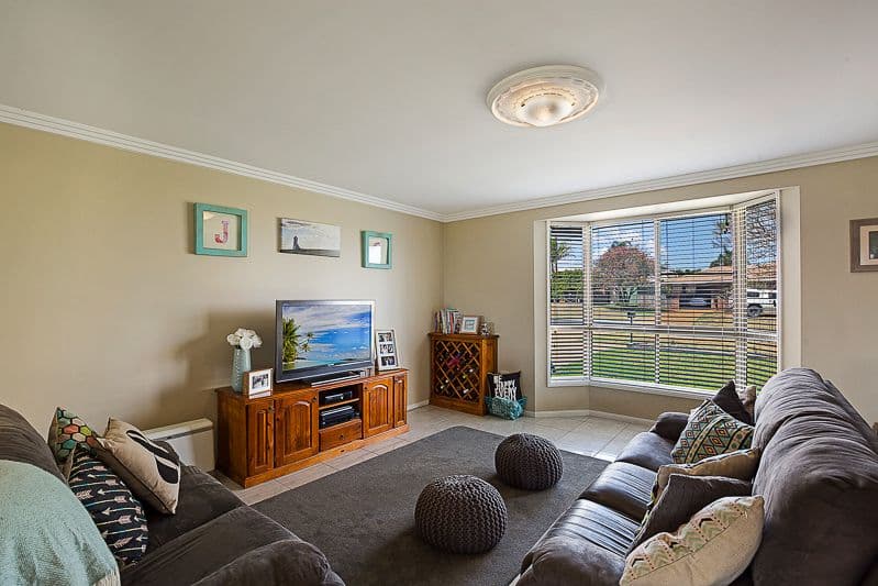 62 Moore Crescent, Wilsonton QLD 4350, Wilsonton - Thumbnail 2