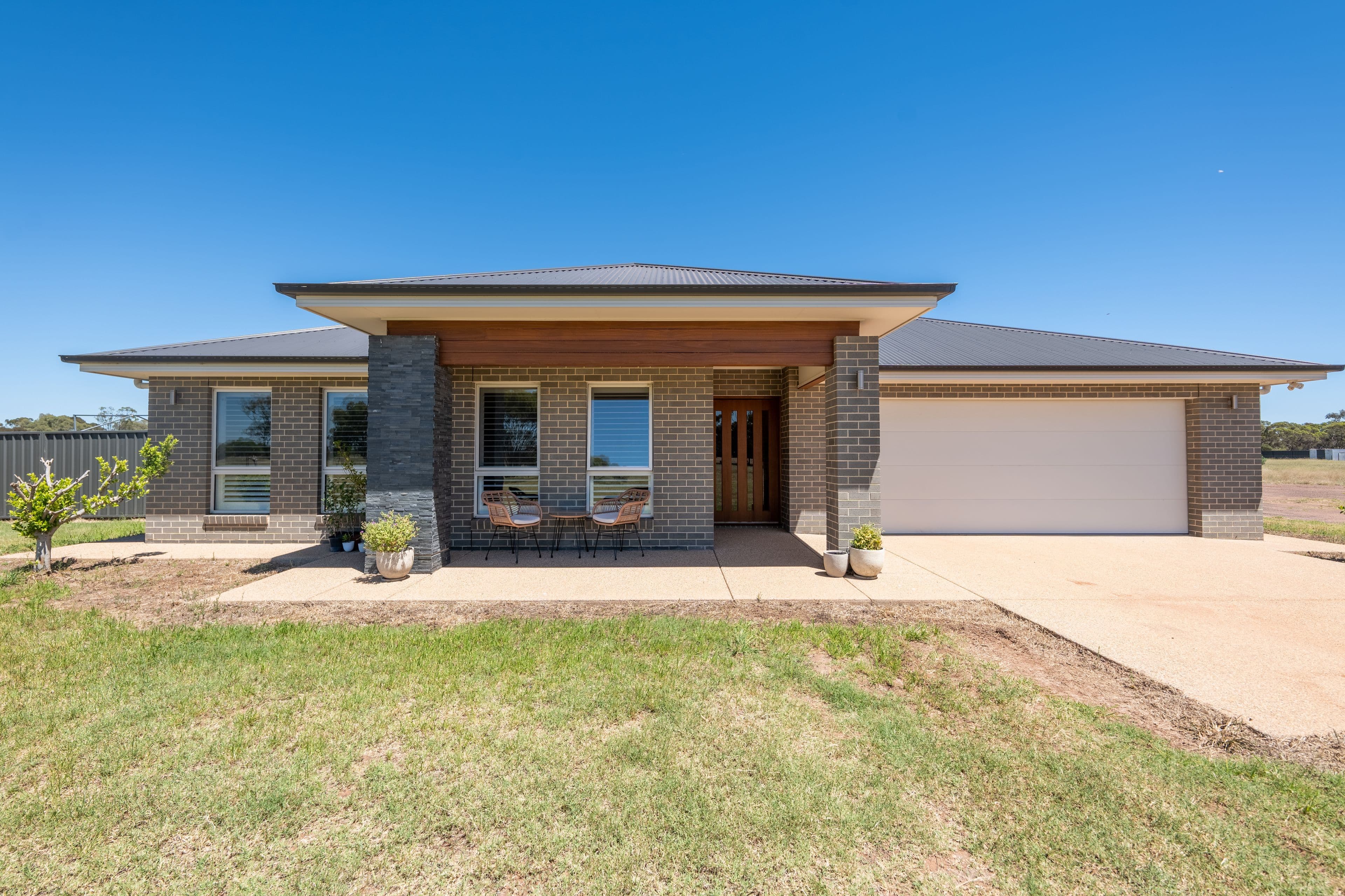 8 Gelling Street, West Wyalong NSW 2671, West Wyalong - Image 1