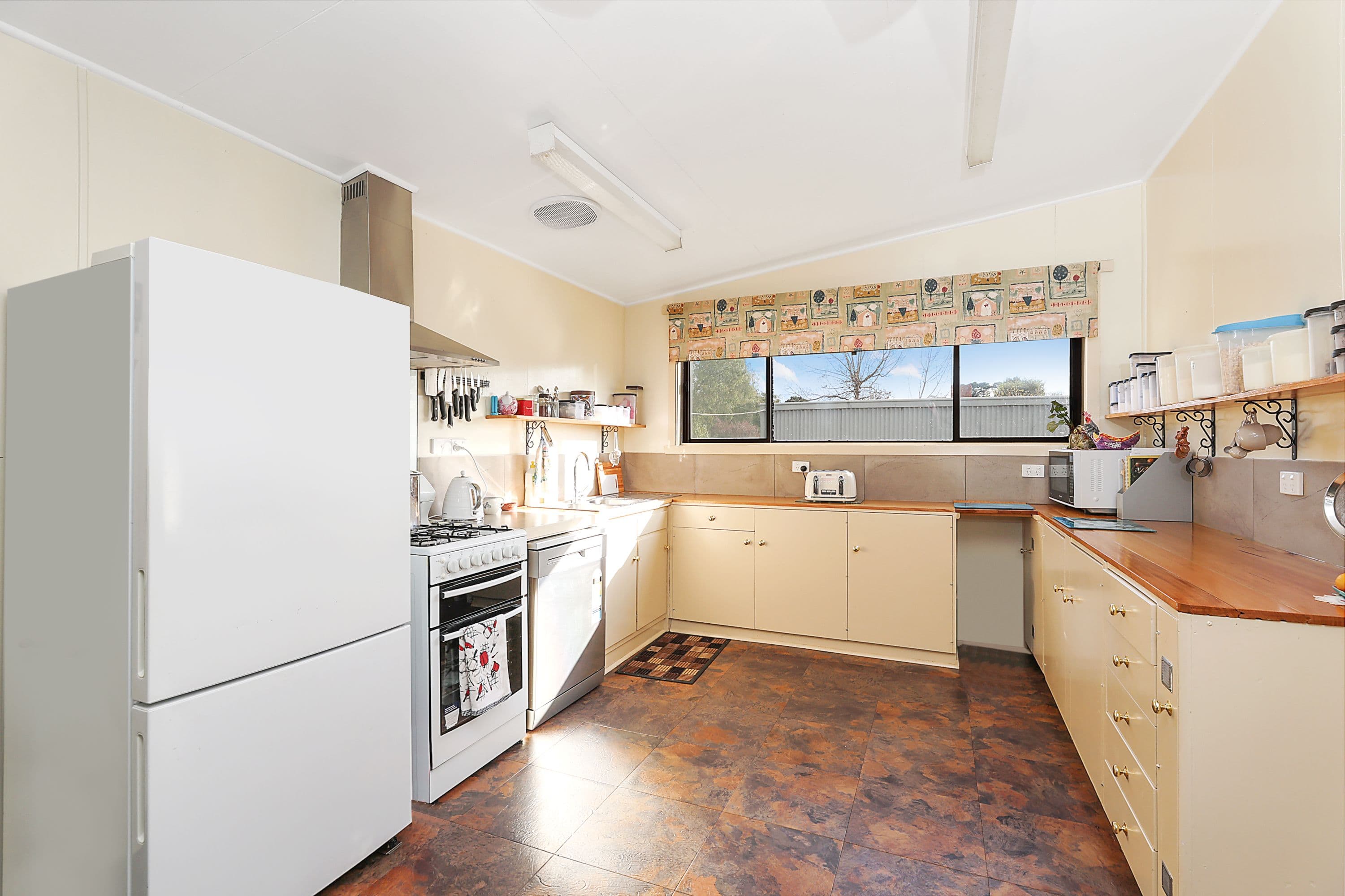1 Heriot Street, Lismore VIC 3324, Lismore - Thumbnail 3