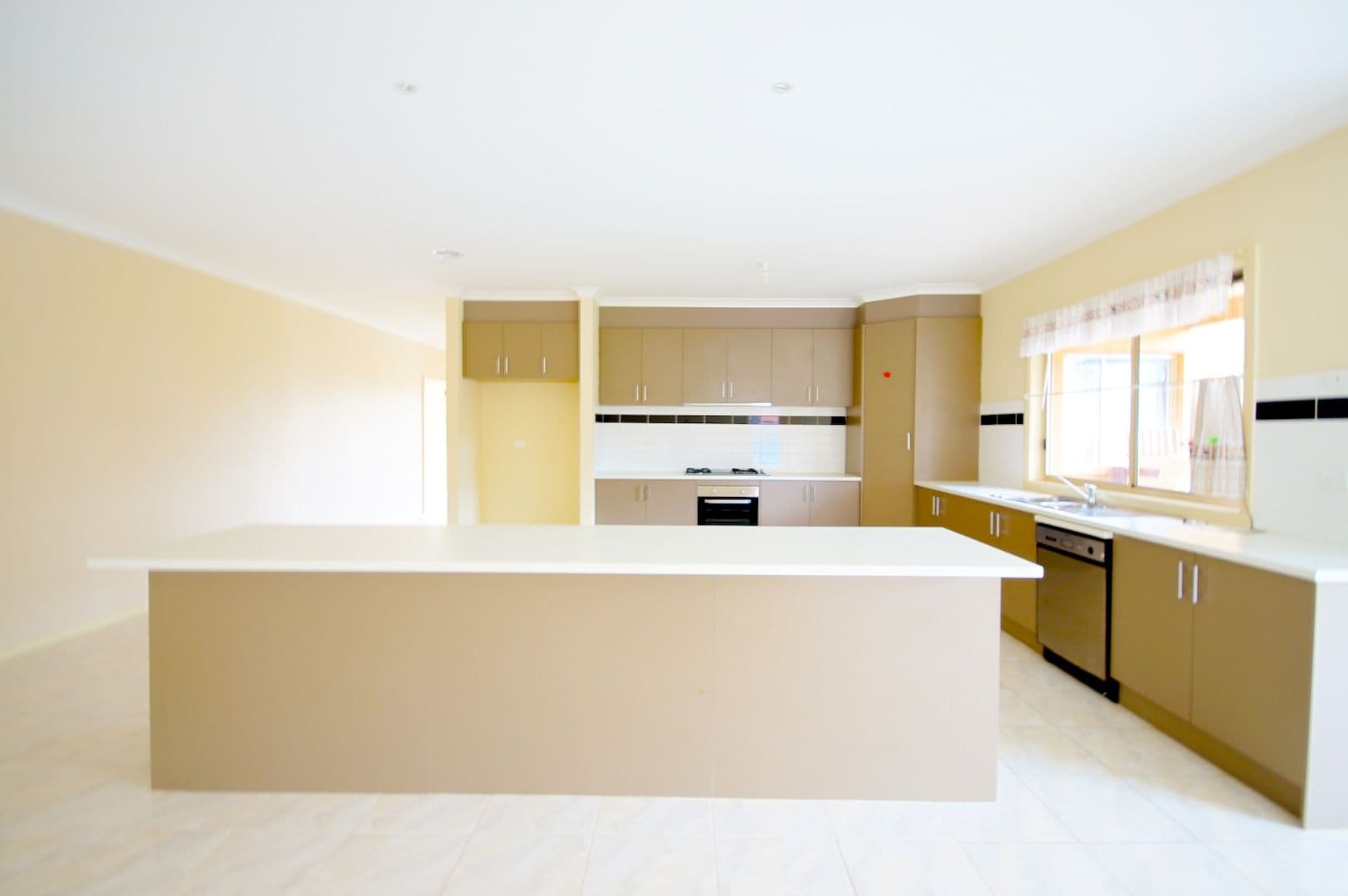 31 Riverway View, Craigieburn VIC 3064, Craigieburn - Thumbnail 3
