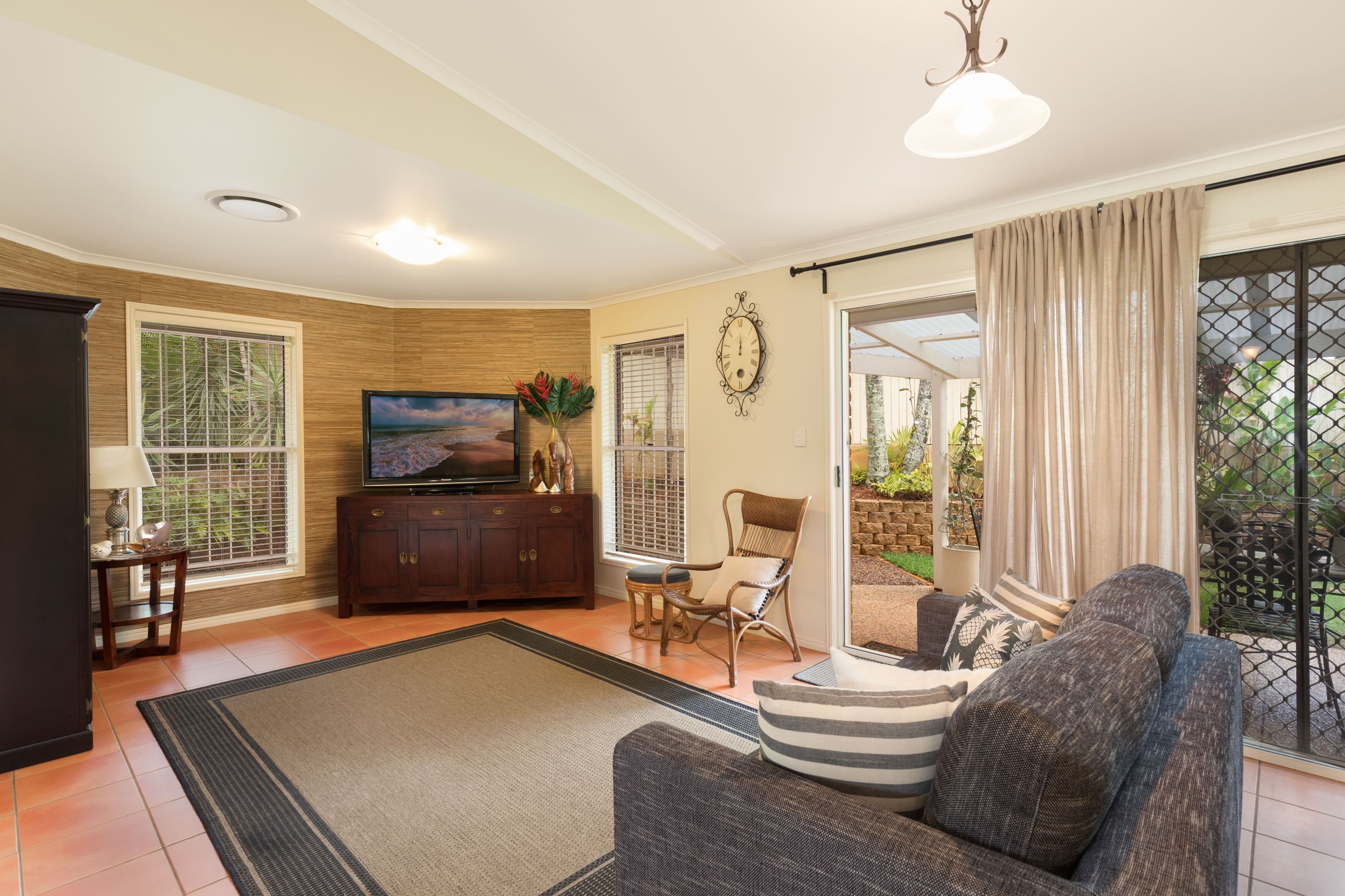 91 Chisholm Drive, Caroline Springs - Thumbnail 2