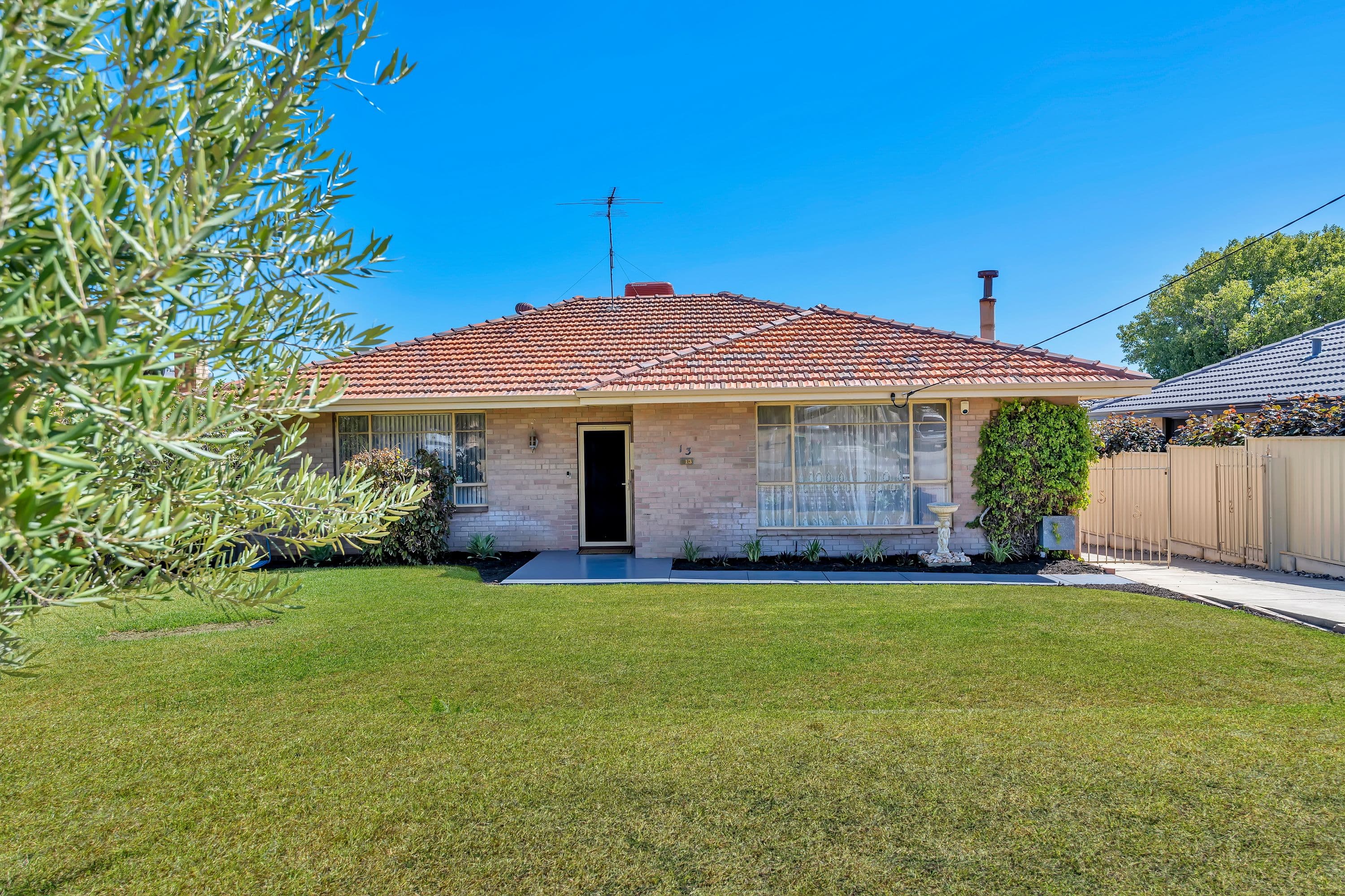 13 Graham Street, Spearwood WA 6163, Spearwood - Thumbnail 2