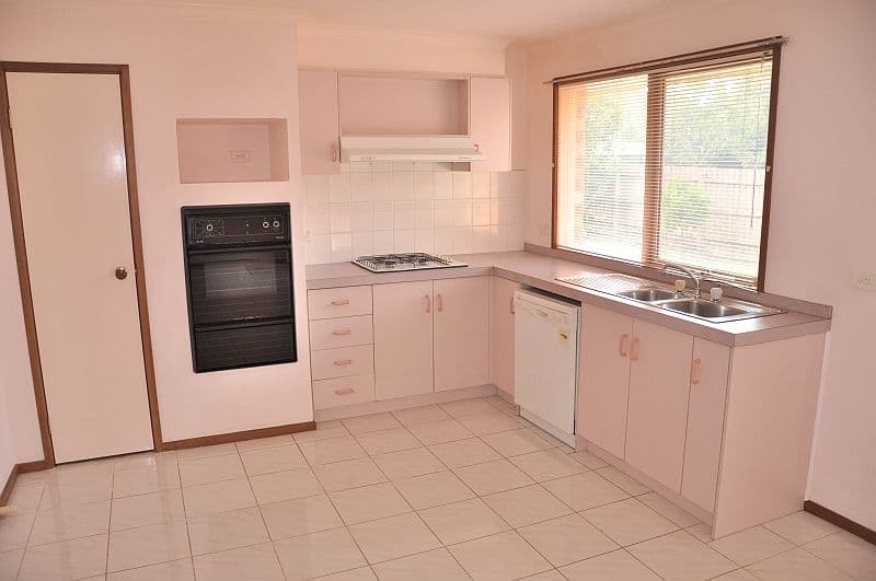16 Langvale Court, MILL PARK VIC 3082, Mill Park - Thumbnail 3