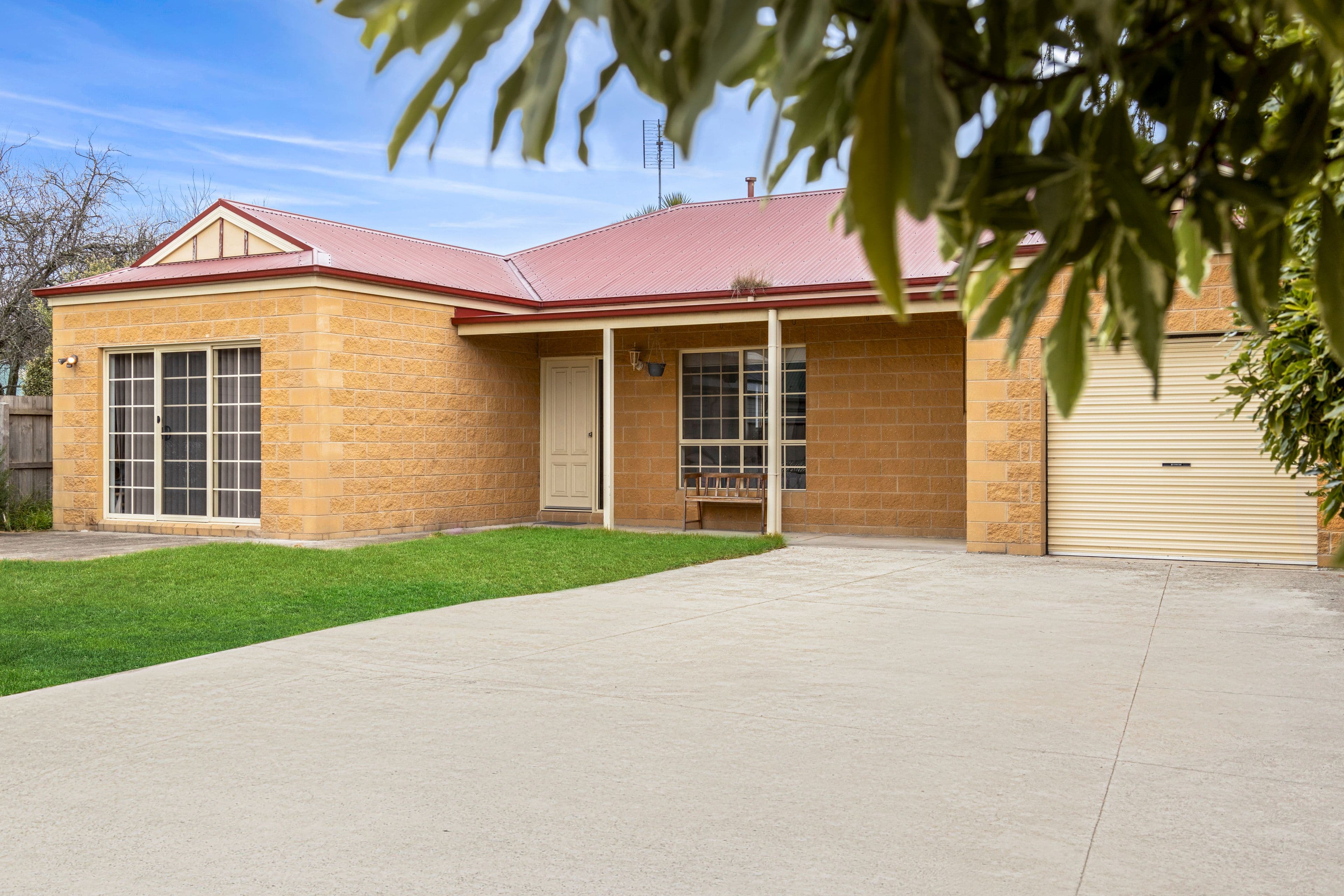 28 Lauriston Street, Kyneton VIC 3444, Kyneton - Image 1