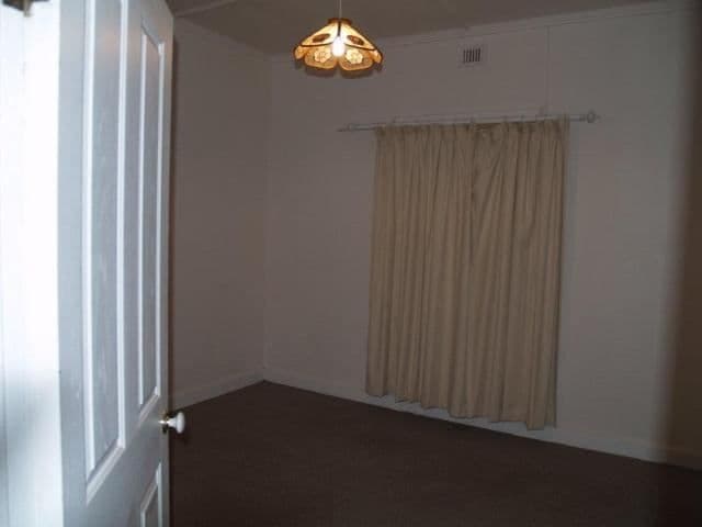 24 Lawrie Terrace, WAIKERIE SA 5330, Waikerie - Thumbnail 5