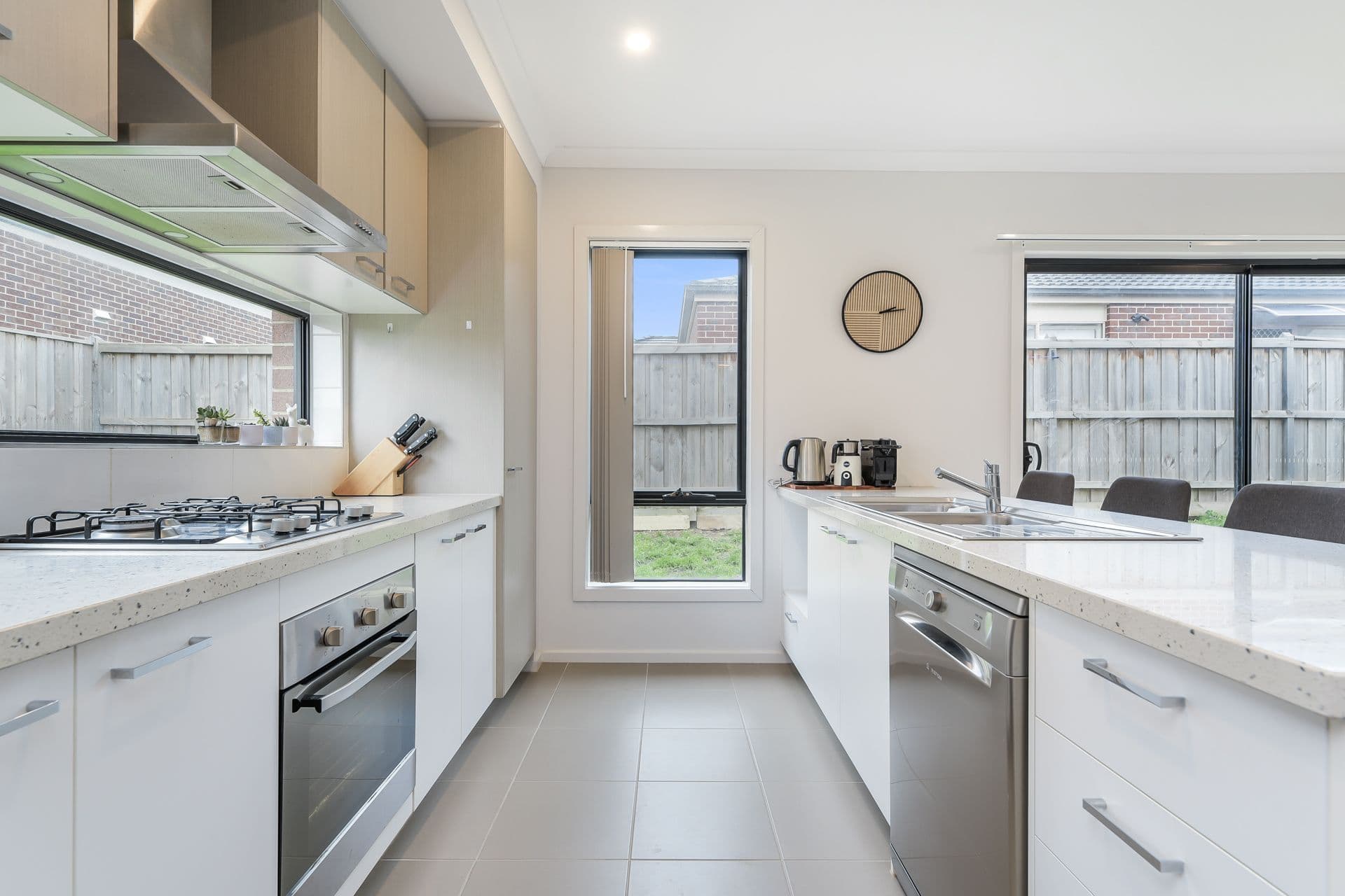 27 Barley Crescent, Clyde North VIC 3978, Clyde North - Thumbnail 4