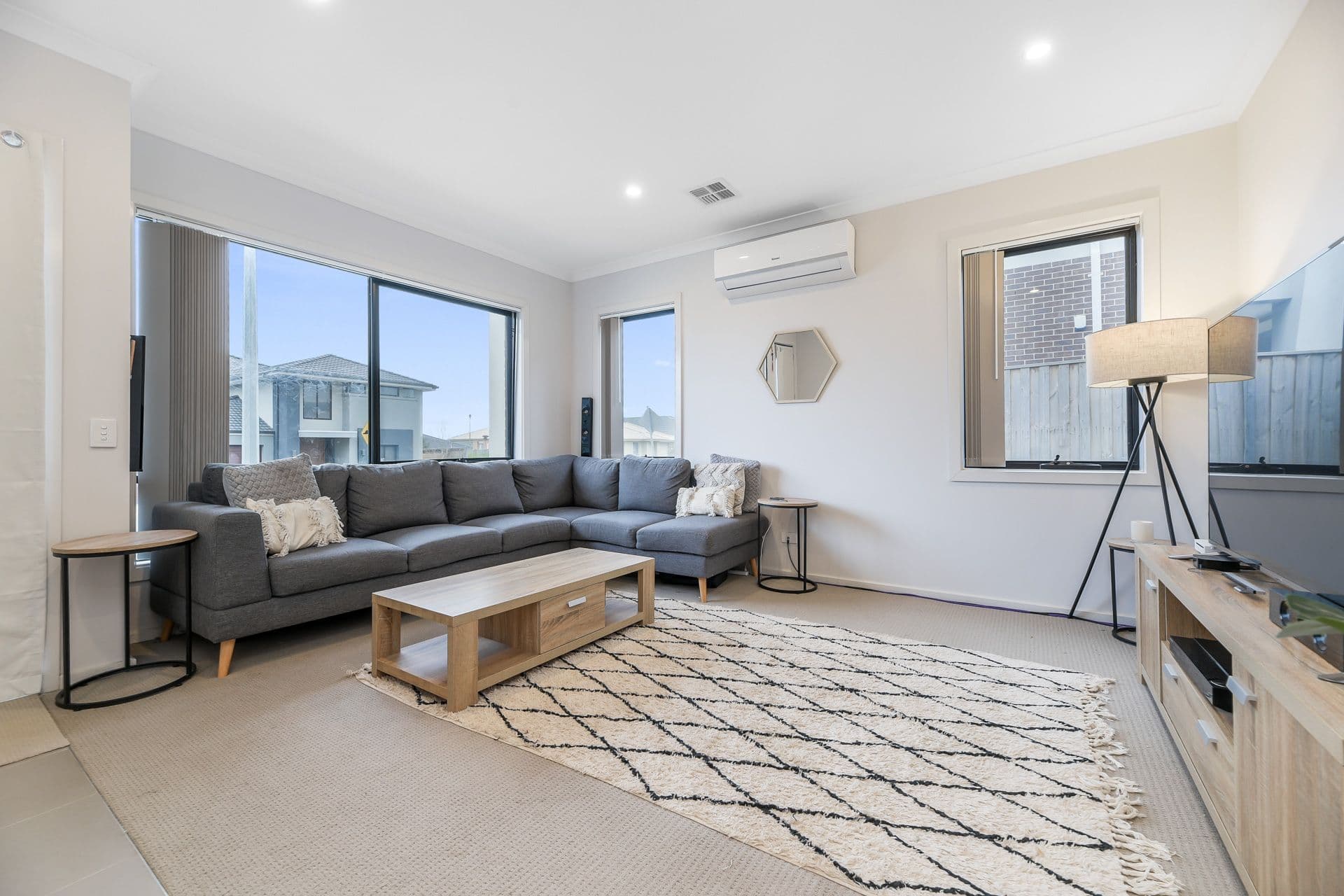 27 Barley Crescent, Clyde North VIC 3978, Clyde North - Thumbnail 6