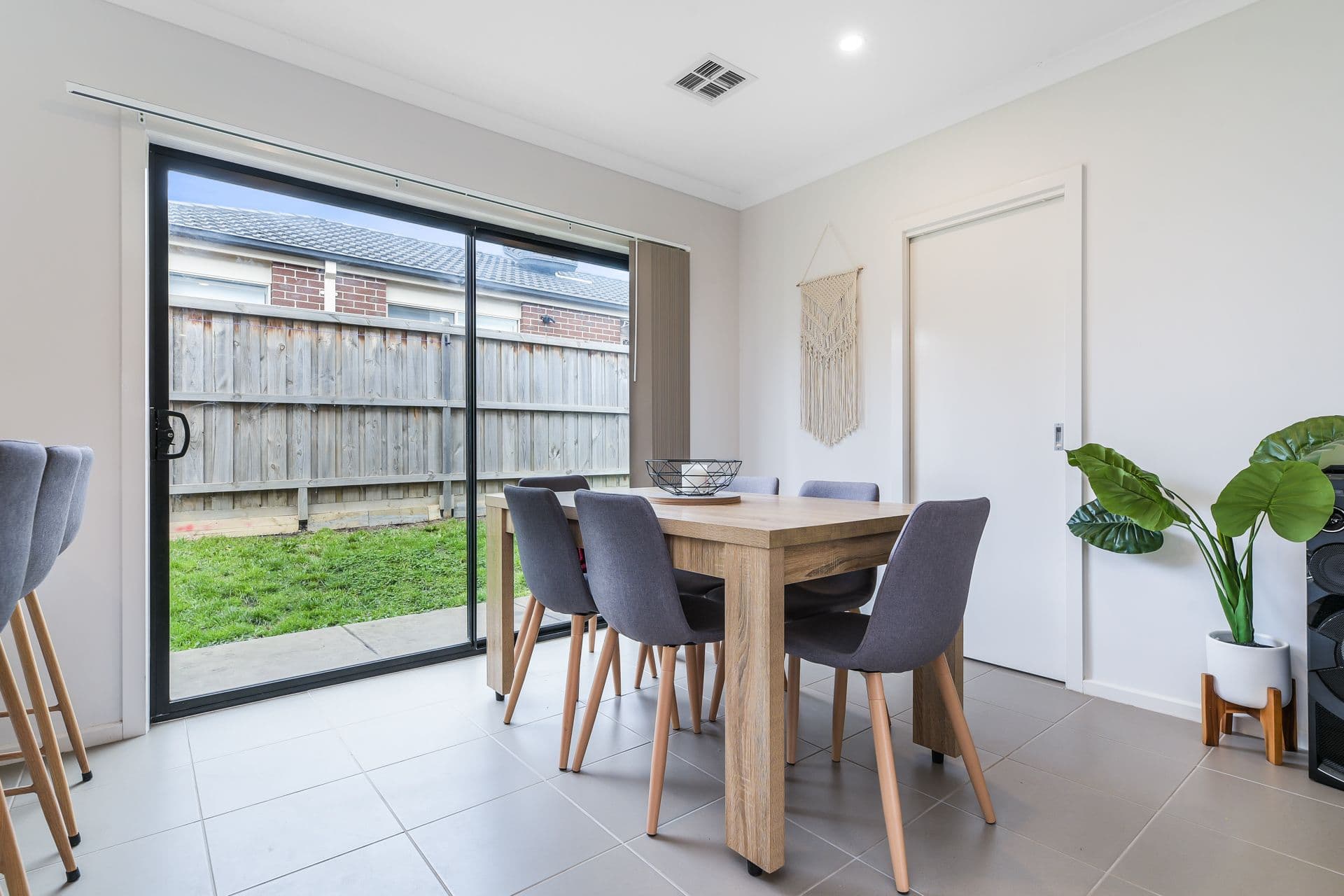 27 Barley Crescent, Clyde North VIC 3978, Clyde North - Thumbnail 7