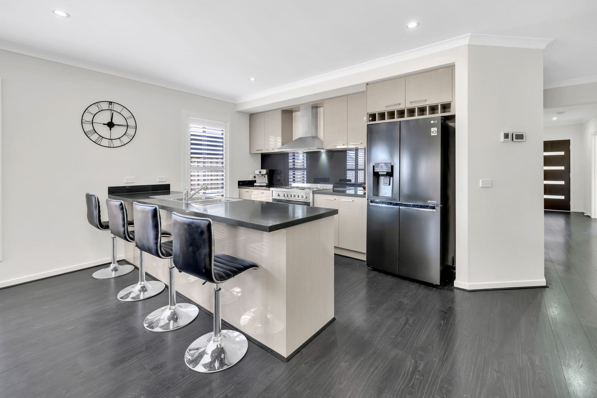 12 Elgata Way, Werribee VIC 3030, Werribee - Thumbnail 3