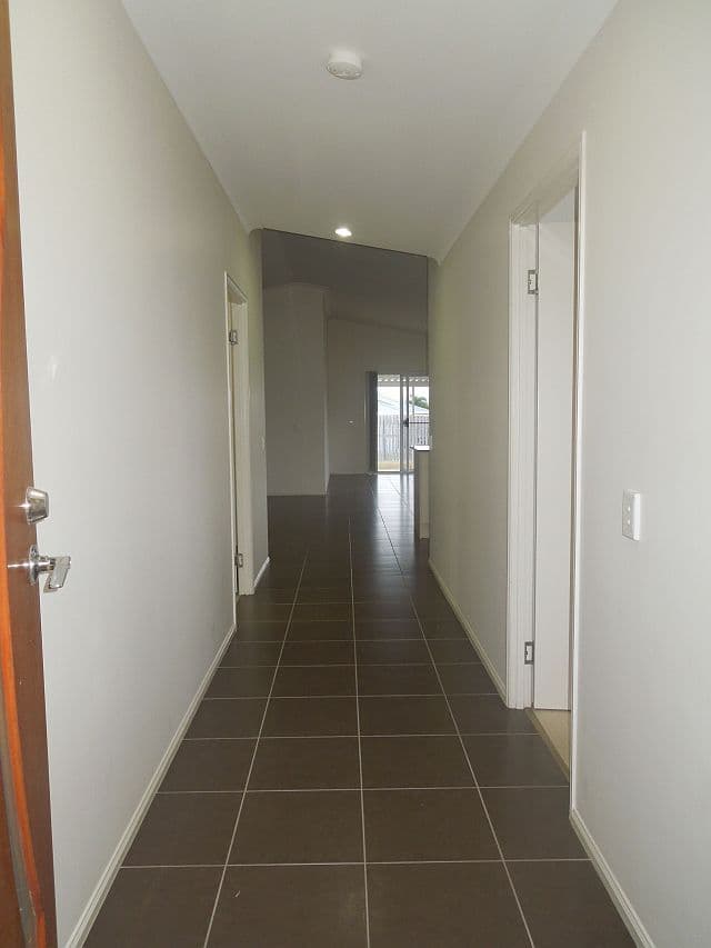 9 Crestview Crescent, BUCASIA QLD 4750, Bucasia - Thumbnail 4