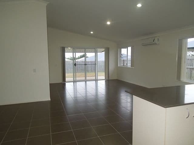9 Crestview Crescent, BUCASIA QLD 4750, Bucasia - Thumbnail 6