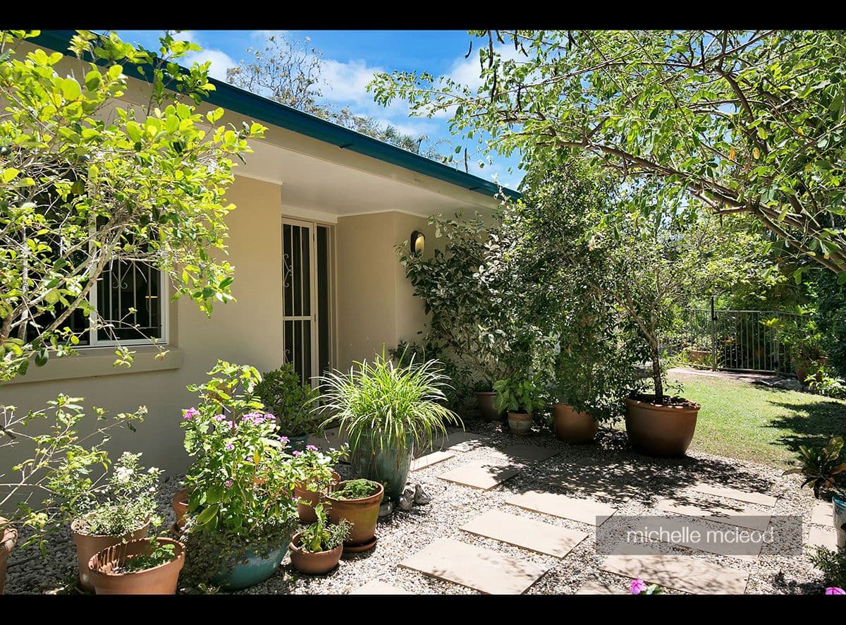 11 Dellamara Street, Chapel Hill QLD 4069, Chapel Hill - Thumbnail 2