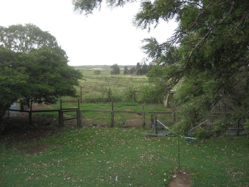 15 Moffatt Street, BURNETT HEADS QLD 4670, Burnett Heads - Thumbnail 7