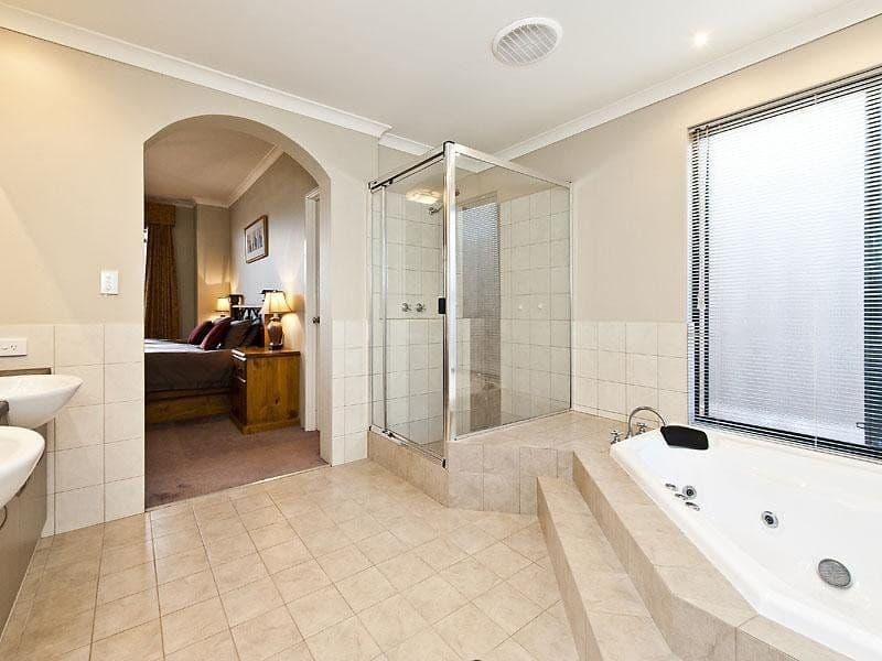 14 Woburn Park Avenue, ELLENBROOK WA 6069, Ellenbrook - Thumbnail 6