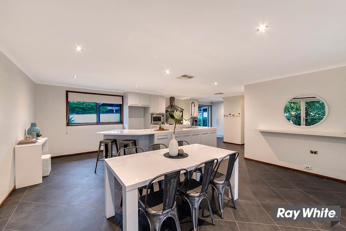 28 Kinleyside Crescent, Weetangera ACT 2614, Weetangera - Thumbnail 5