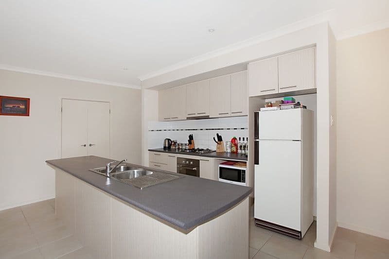 72 Grices Road, BERWICK VIC 3806, Berwick - Thumbnail 2