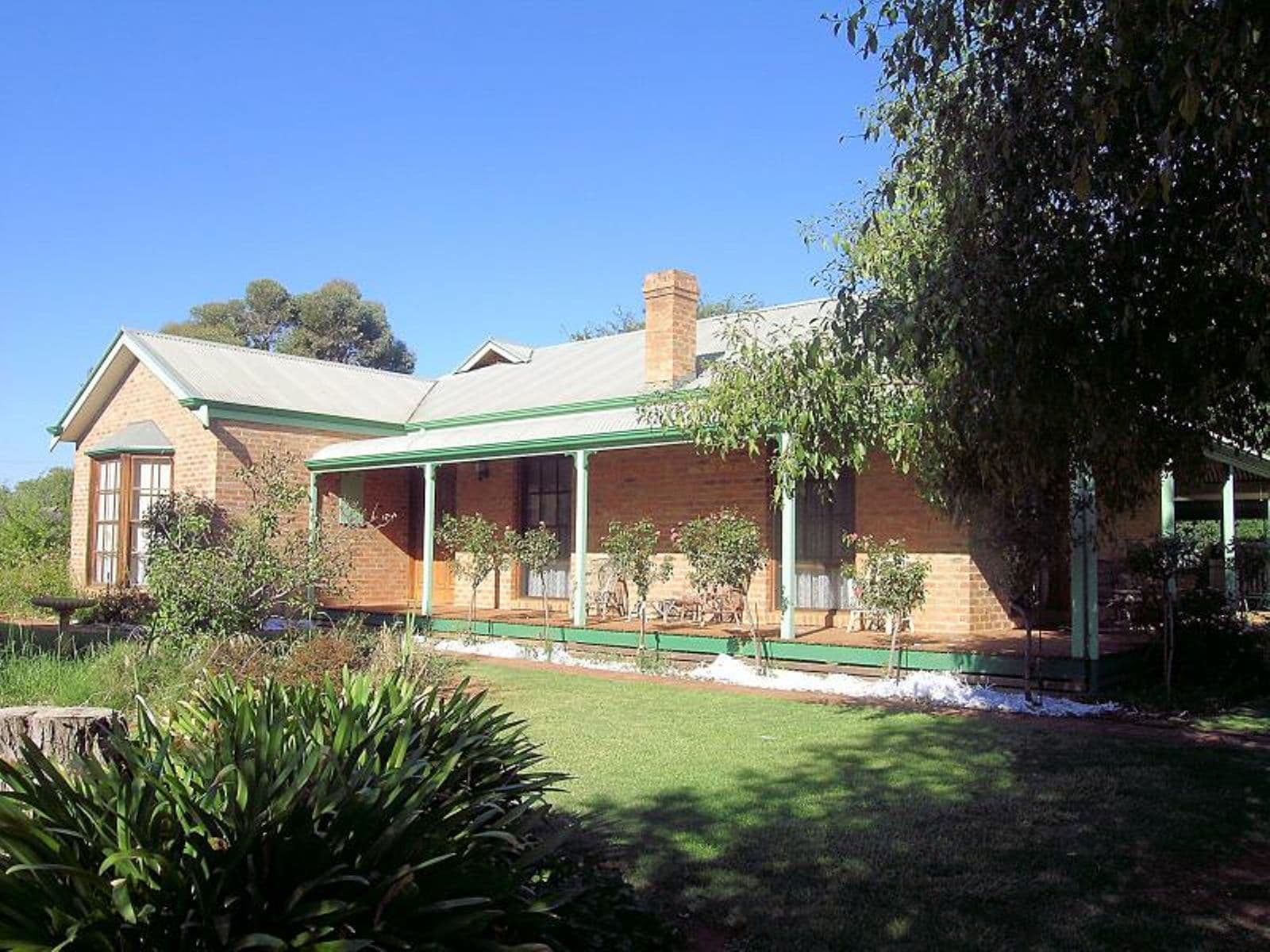 9 Rodwells Road, Birdwoodton - Thumbnail 2