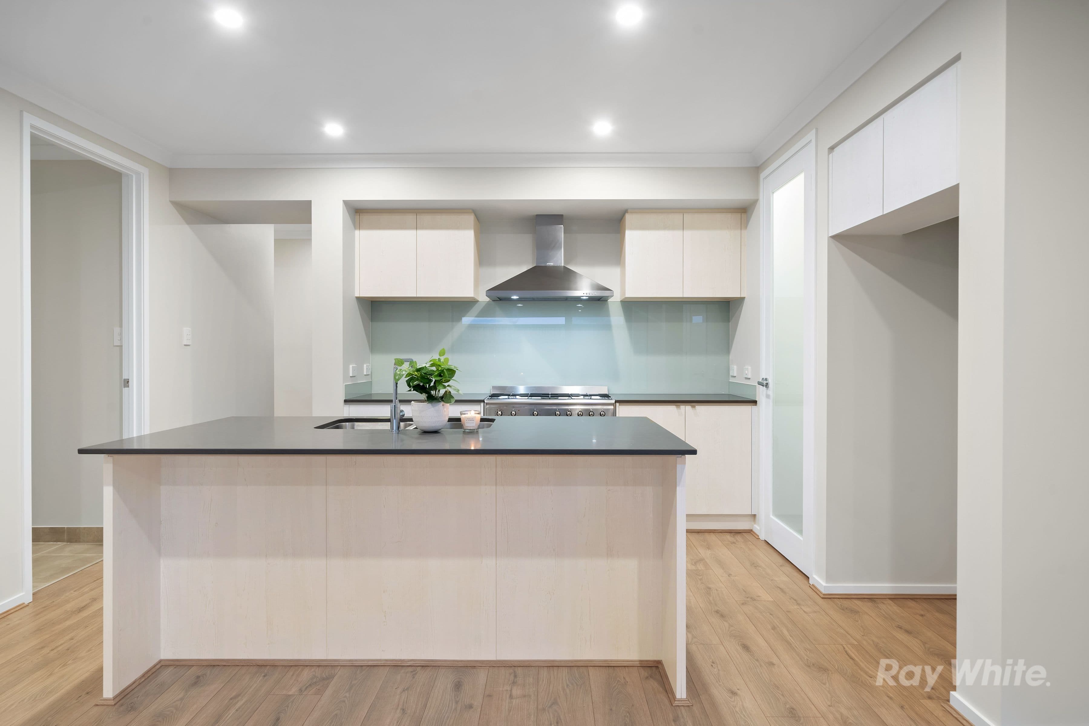 20 Boyne Street, Jimboomba QLD 4280, Jimboomba - Thumbnail 2