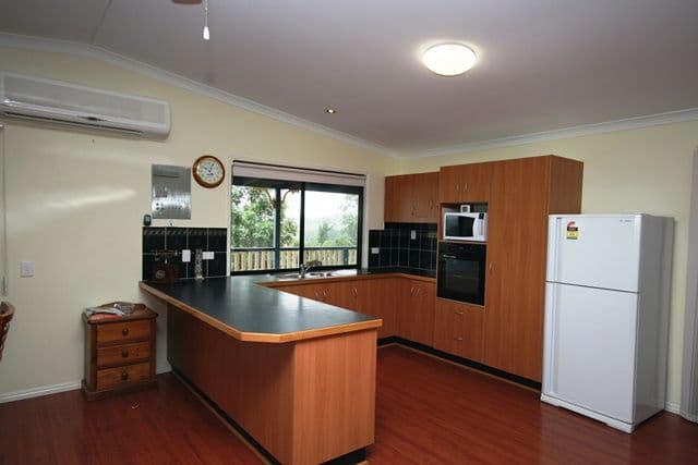 27 Highfield Drive, CHATSWORTH QLD 4570, Chatsworth - Thumbnail 8