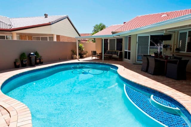 19 Martinique Way, CLEAR ISLAND WATERS QLD 4226, Clear Island Waters - Thumbnail 2