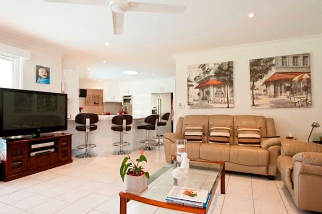 19 Martinique Way, CLEAR ISLAND WATERS QLD 4226, Clear Island Waters - Thumbnail 6