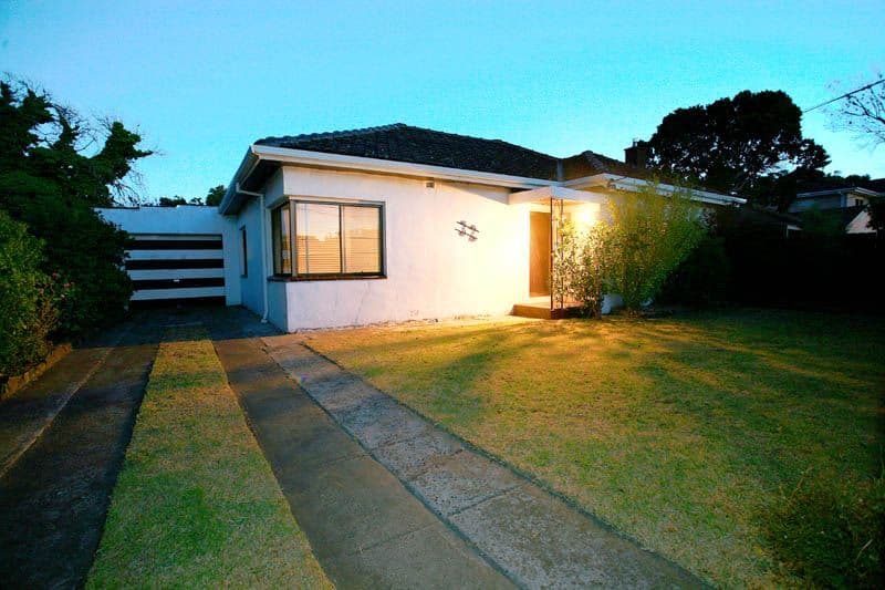 32 Warren Road, MORDIALLOC VIC 3195, Mordialloc - Image 1