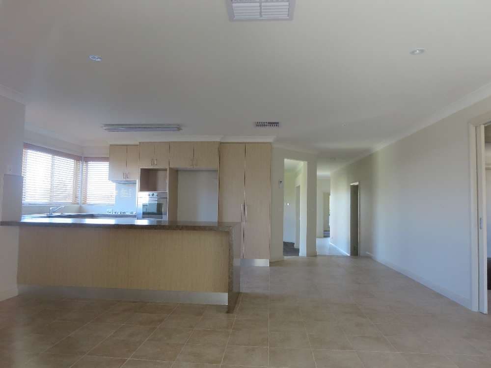 68 Emma Way, GLENROY NSW 2640, Glenroy - Thumbnail 2
