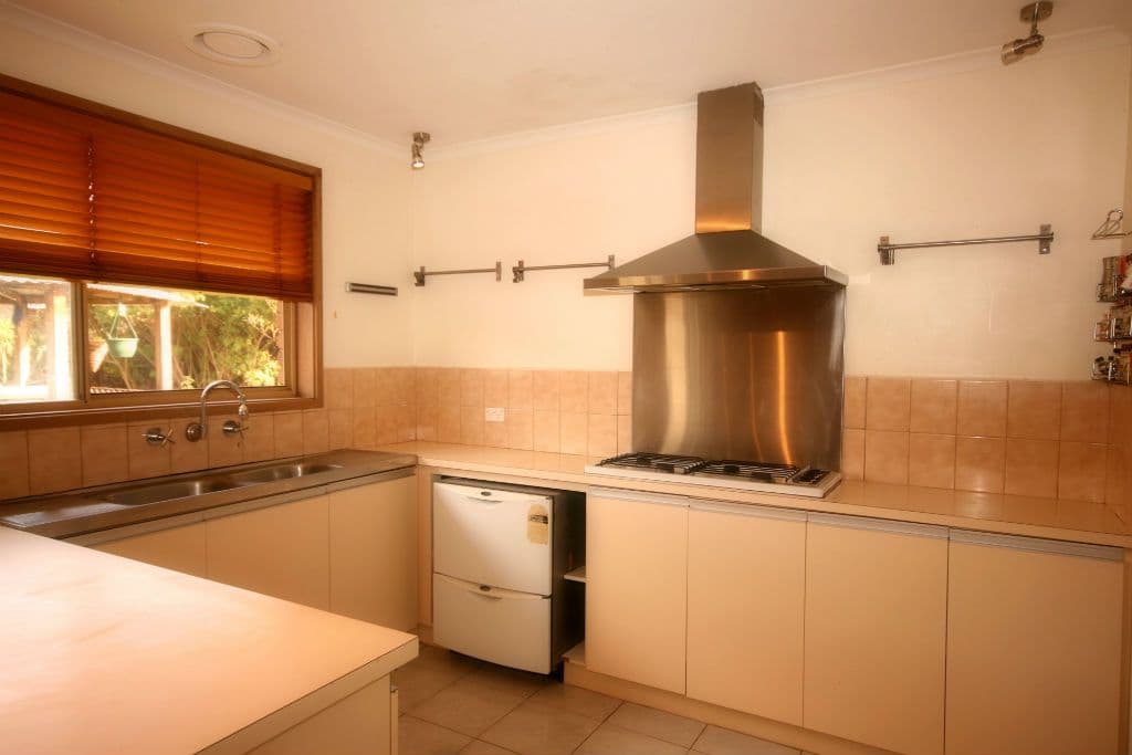 13 Crown Court, KINGS PARK VIC 3021, Kings Park - Thumbnail 3