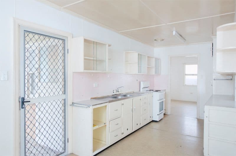 26 Armrick Avenue, BROADBEACH QLD 4218, Broadbeach - Thumbnail 5