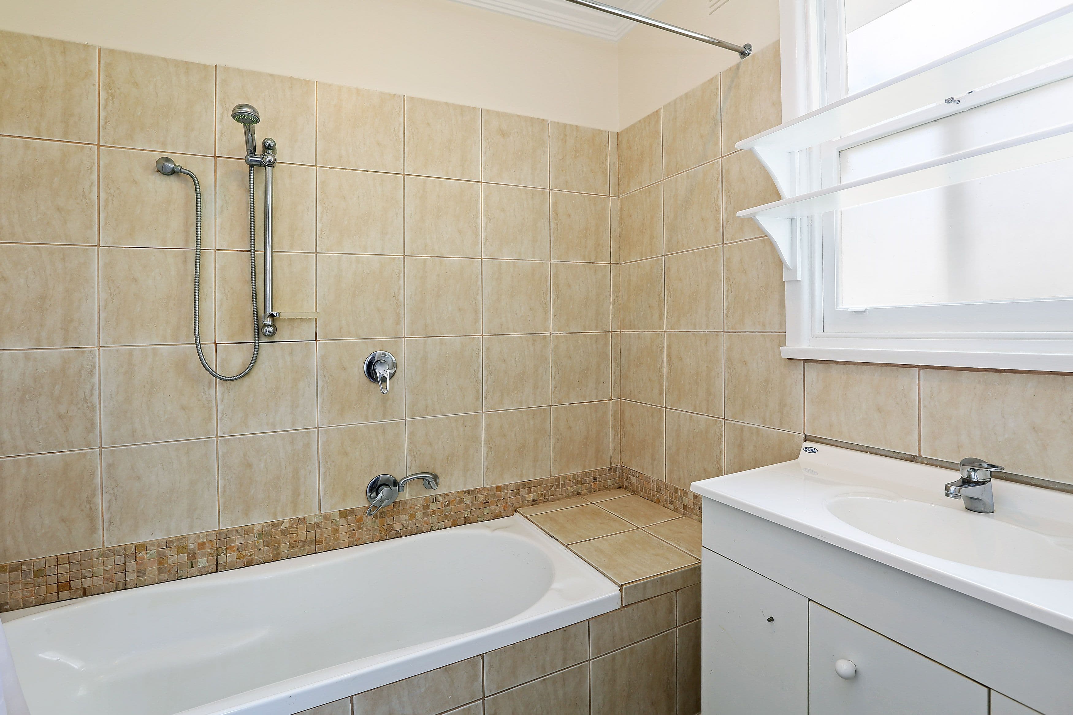 10 Kalver Street, Corio VIC 3214, Corio - Thumbnail 4