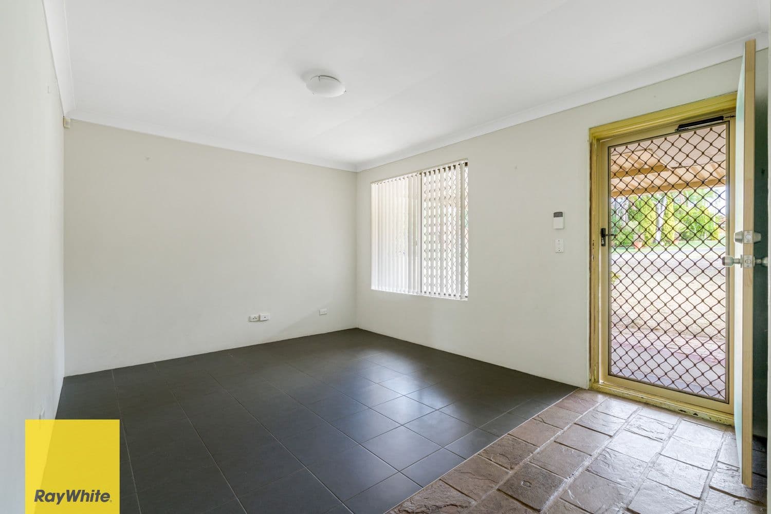 1 Hartog Grove, Mirrabooka WA 6061, Mirrabooka - Thumbnail 2