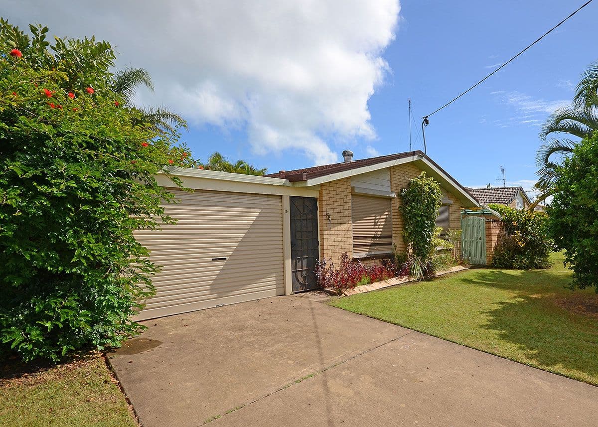 19 Galatea Street, Point Vernon QLD 4655, Point Vernon - Thumbnail 2