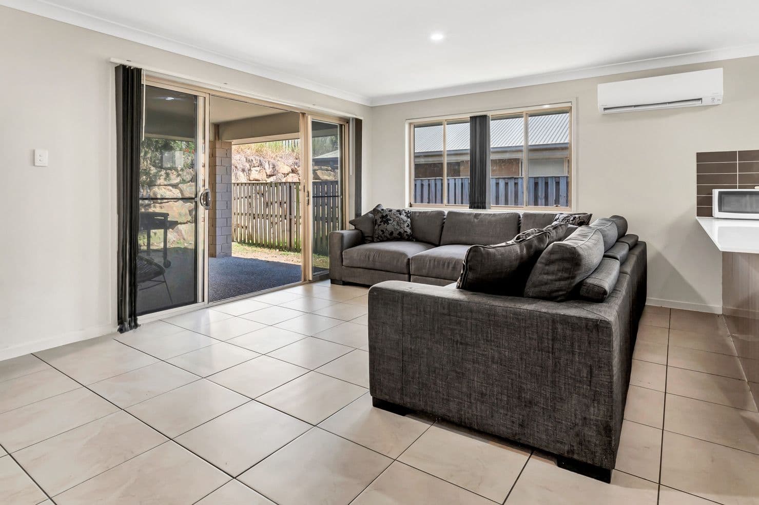 19 Voyager Terrace, Pimpama QLD 4209, Pimpama - Thumbnail 4