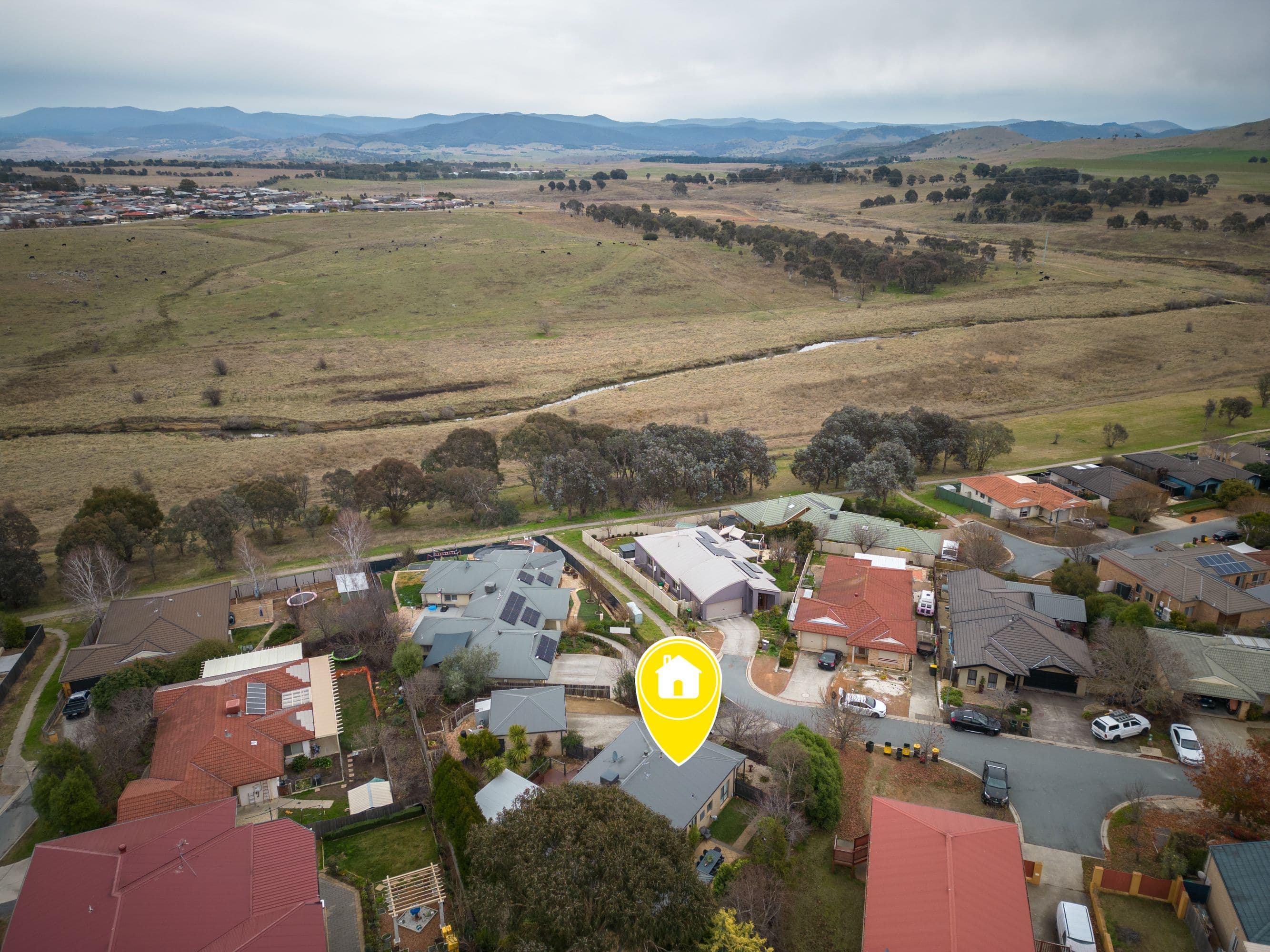 13 Loxton Place, Dunlop ACT 2615, Dunlop - Image 1