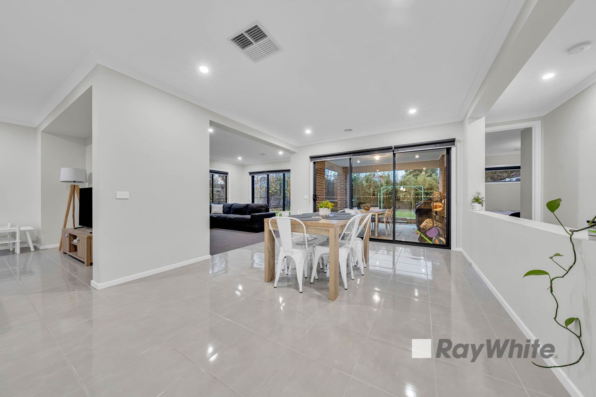 29 Galloway Drive, Narre Warren South VIC 3805, Narre Warren South - Thumbnail 6