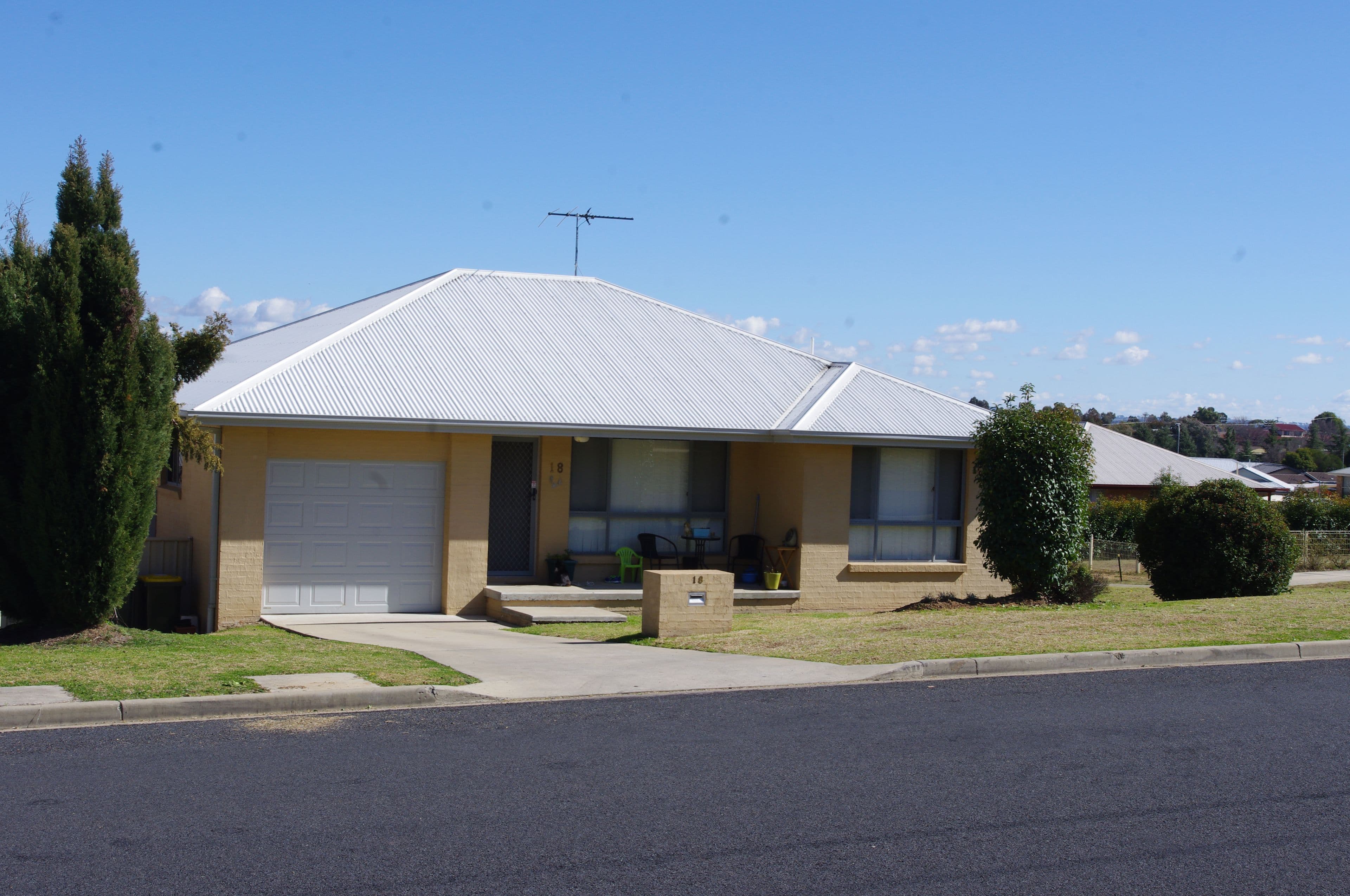 18 Lake Inverell Drive, Inverell - Image 1