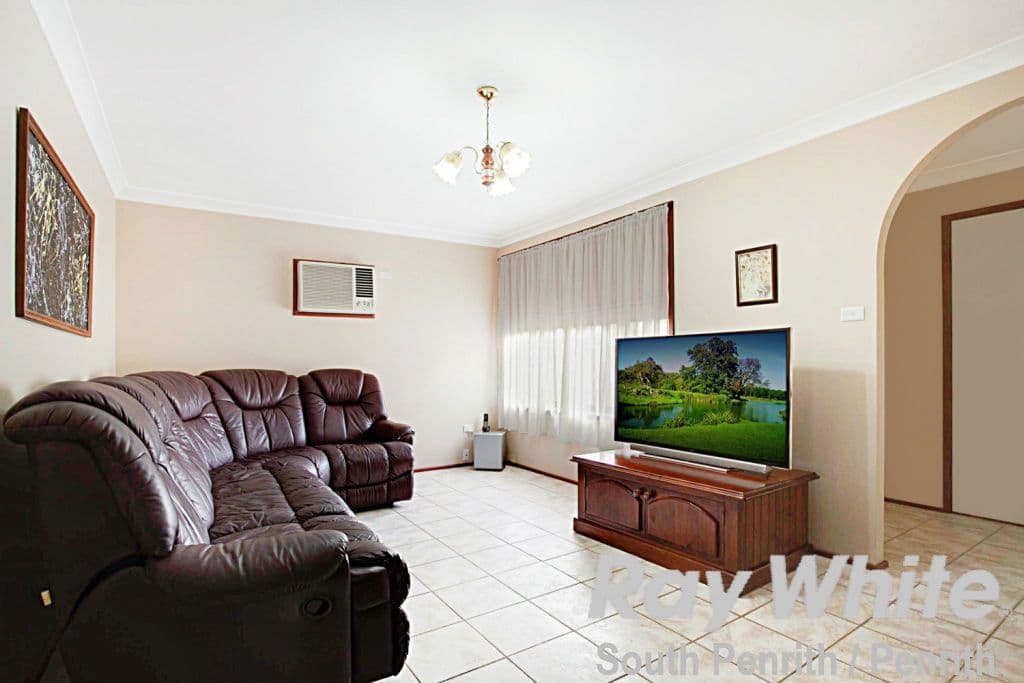 17 Samuel Foster Drive, South Penrith NSW 2750, South Penrith - Thumbnail 2