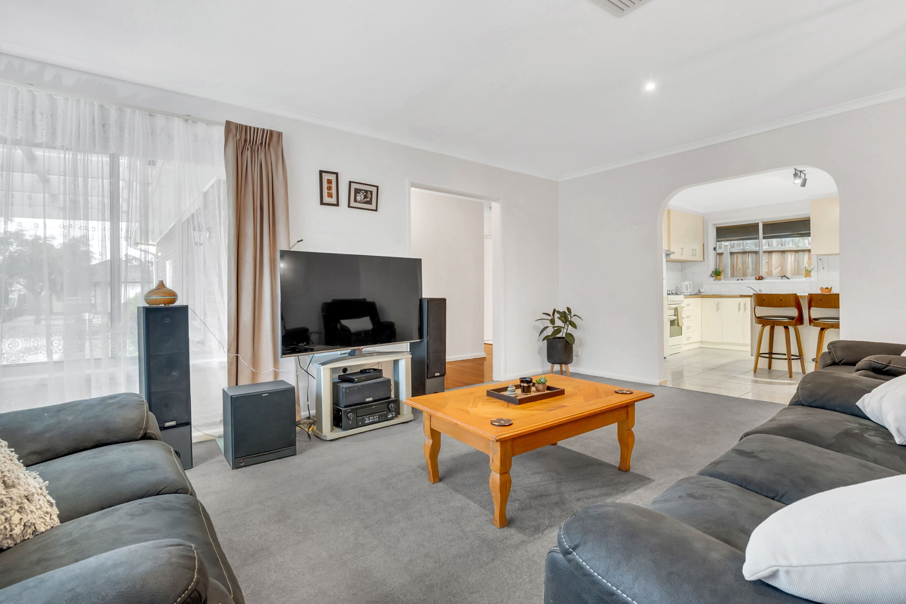 72 Wattleglen Street, Craigieburn VIC 3064, Craigieburn - Thumbnail 3