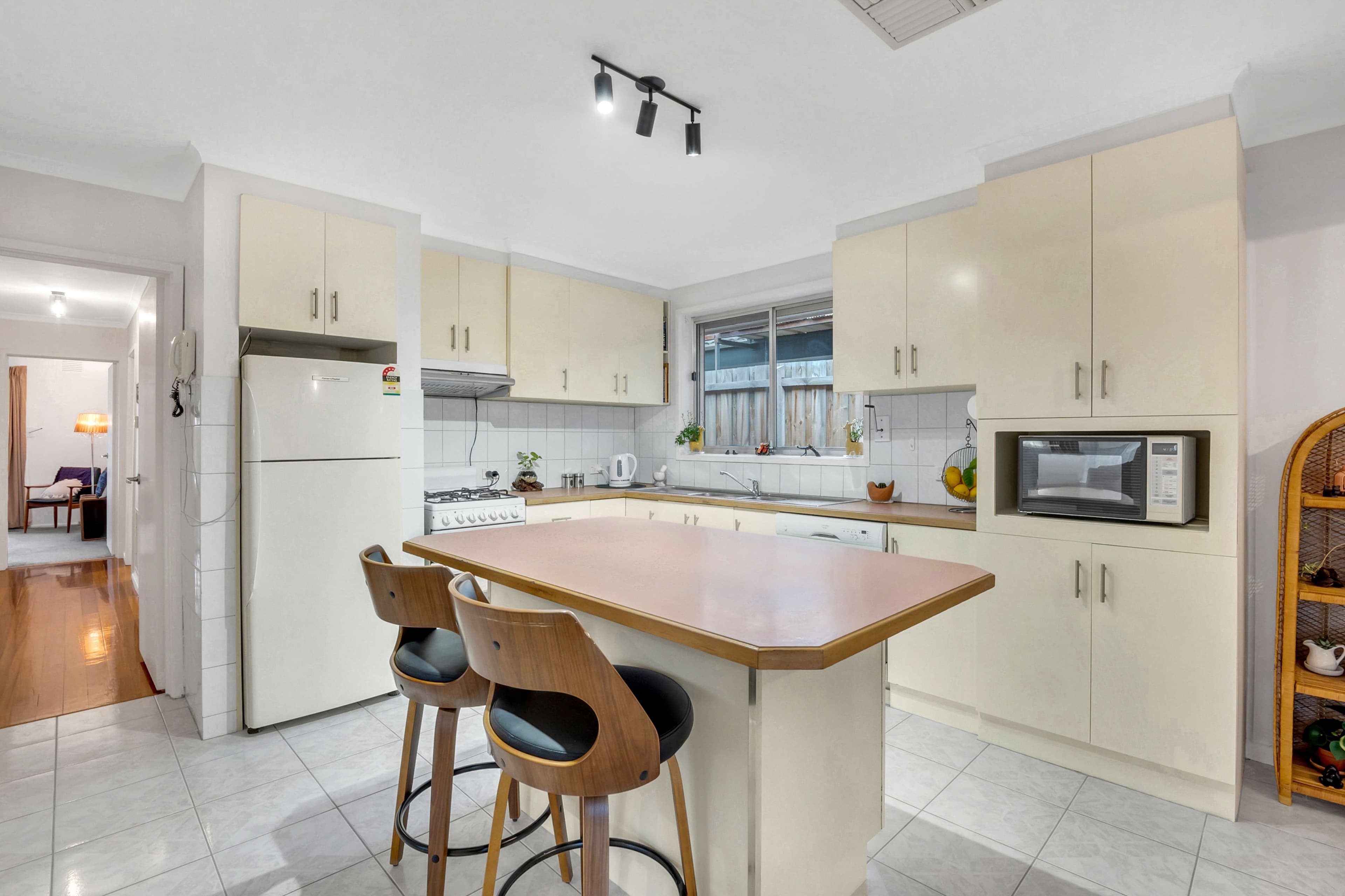72 Wattleglen Street, Craigieburn VIC 3064, Craigieburn - Thumbnail 5