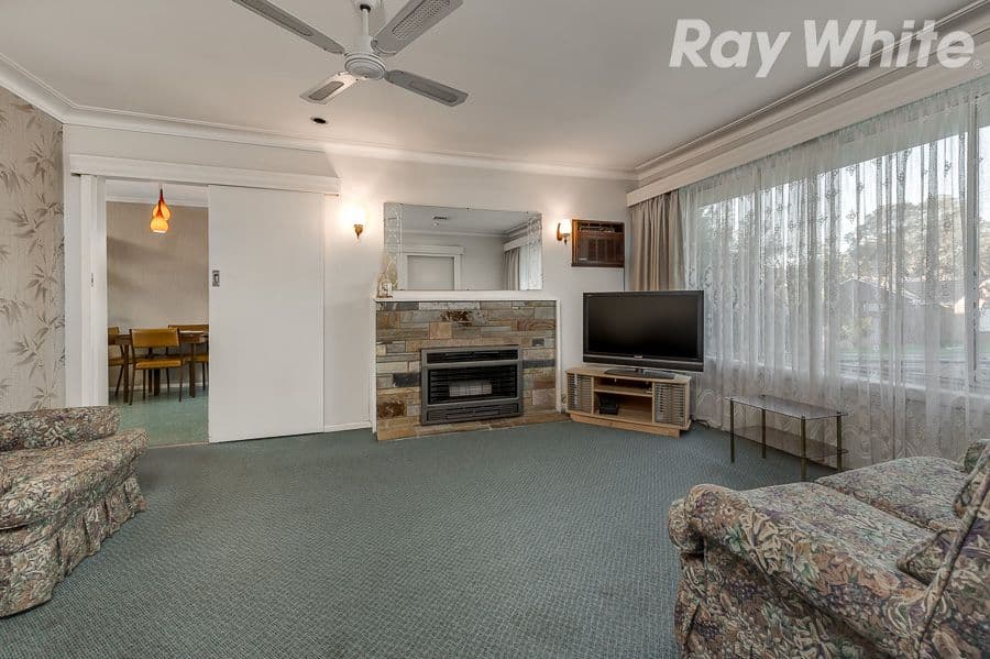 17 Donach Crescent, BUNDOORA VIC 3083, Bundoora - Thumbnail 2