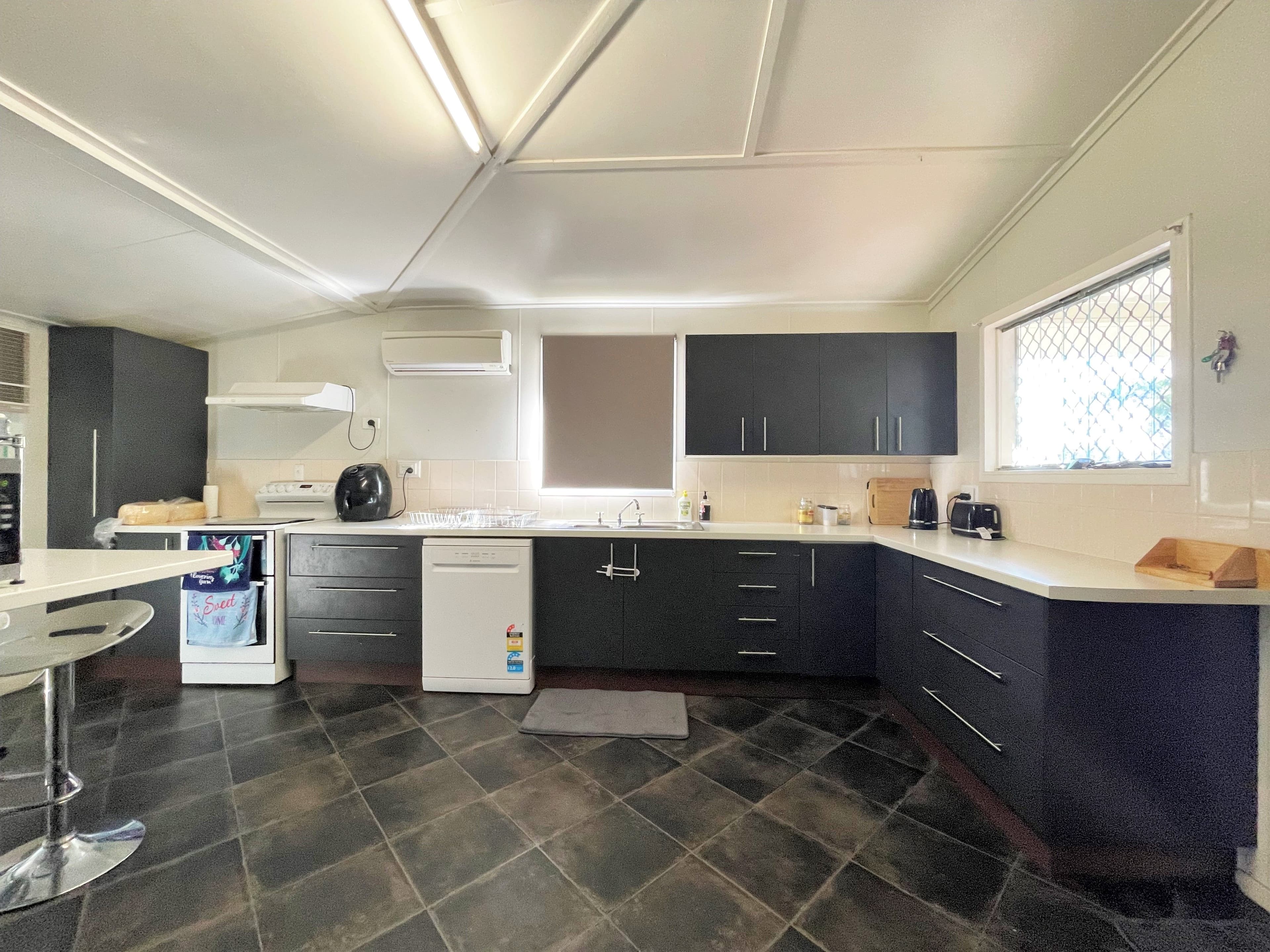 16 Willow Street, Barcaldine QLD 4725, Barcaldine - Thumbnail 4